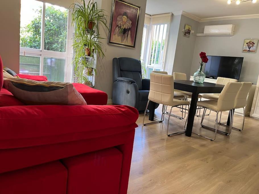 Triana Family Suites Seville Ngoại thất bức ảnh