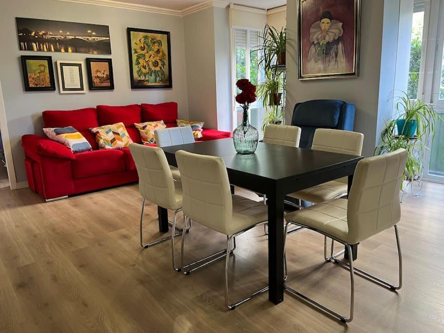 Triana Family Suites Seville Ngoại thất bức ảnh